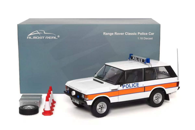 Land rover classic police car